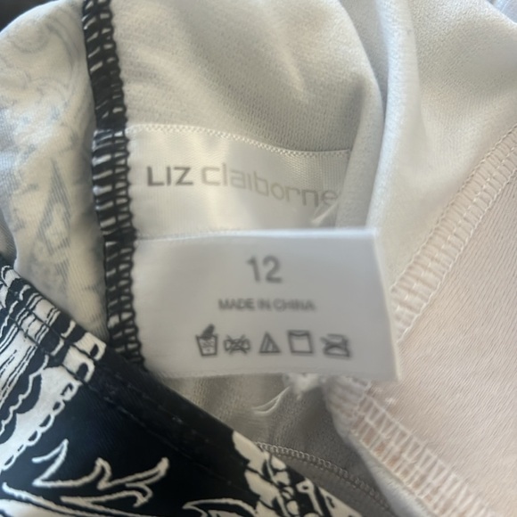 Liz Claiborne Black and White Paisley One-Piece Swimsuit - Picture 6 of 6